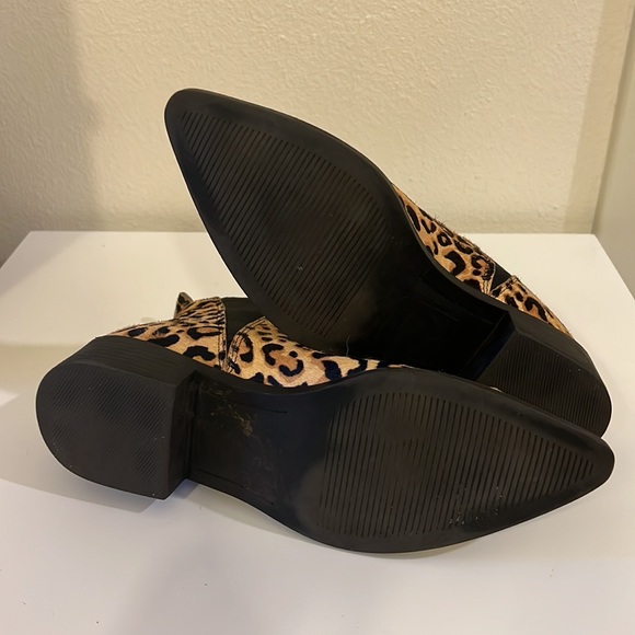 Steve Madden Jerry Leopard Chelsea Boots - Picture 8 of 9